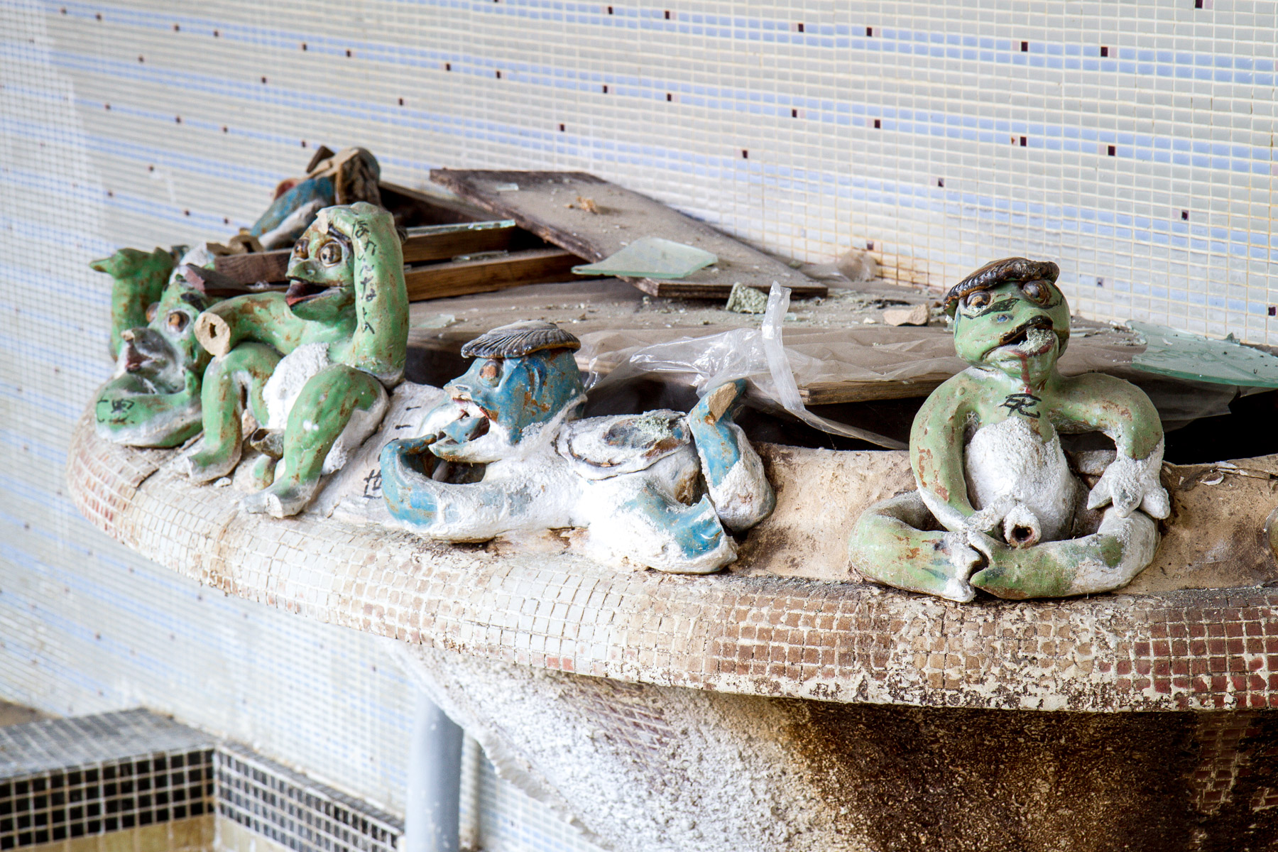 abandoned, haikyo, hotel, ruin, urban exploration, urbex