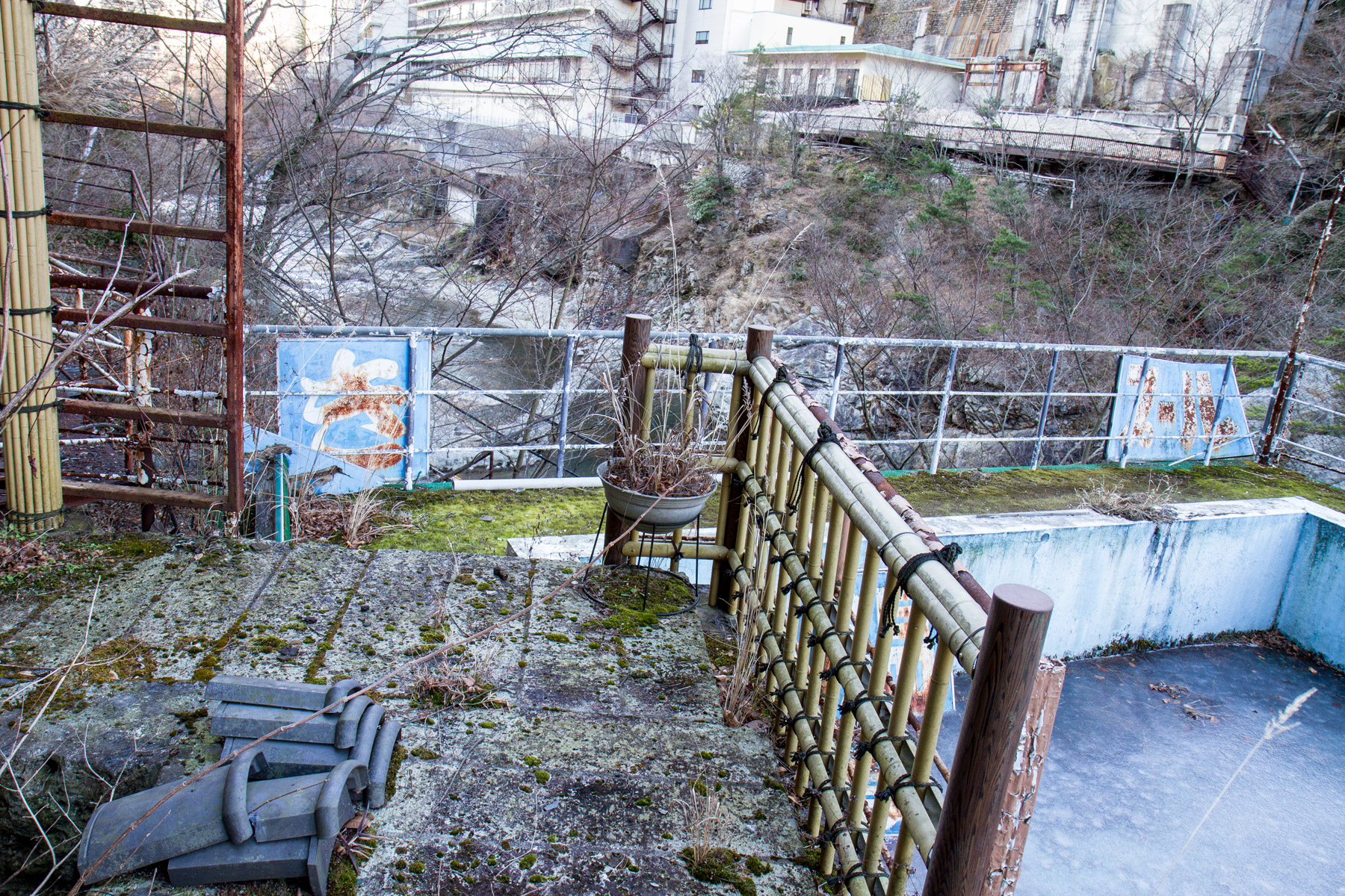 abandoned, haikyo, hotel, ruin, urban exploration, urbex