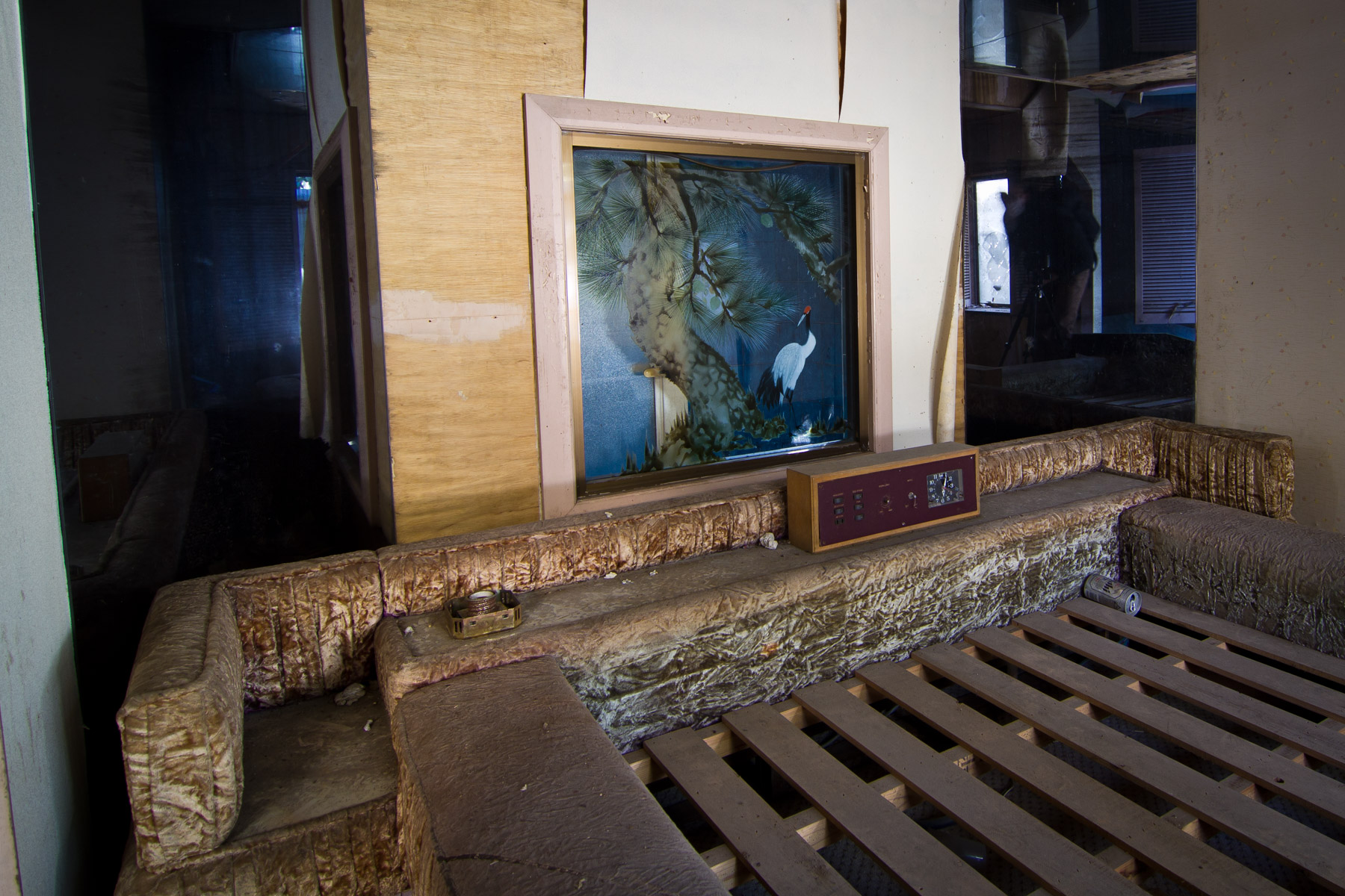 abandoned, haikyo, hotel, ruin, urban exploration, urbex