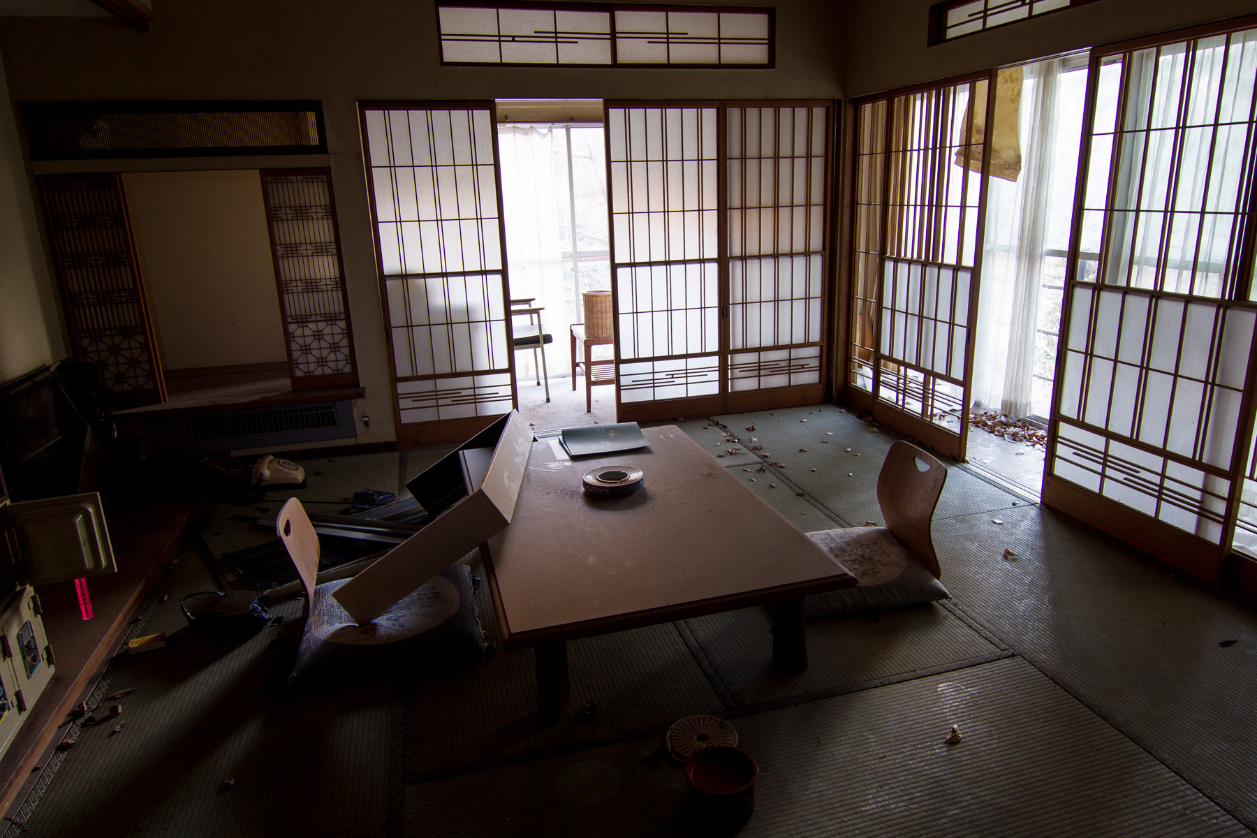 abandoned, haikyo, hotel, ruin, urban exploration, urbex