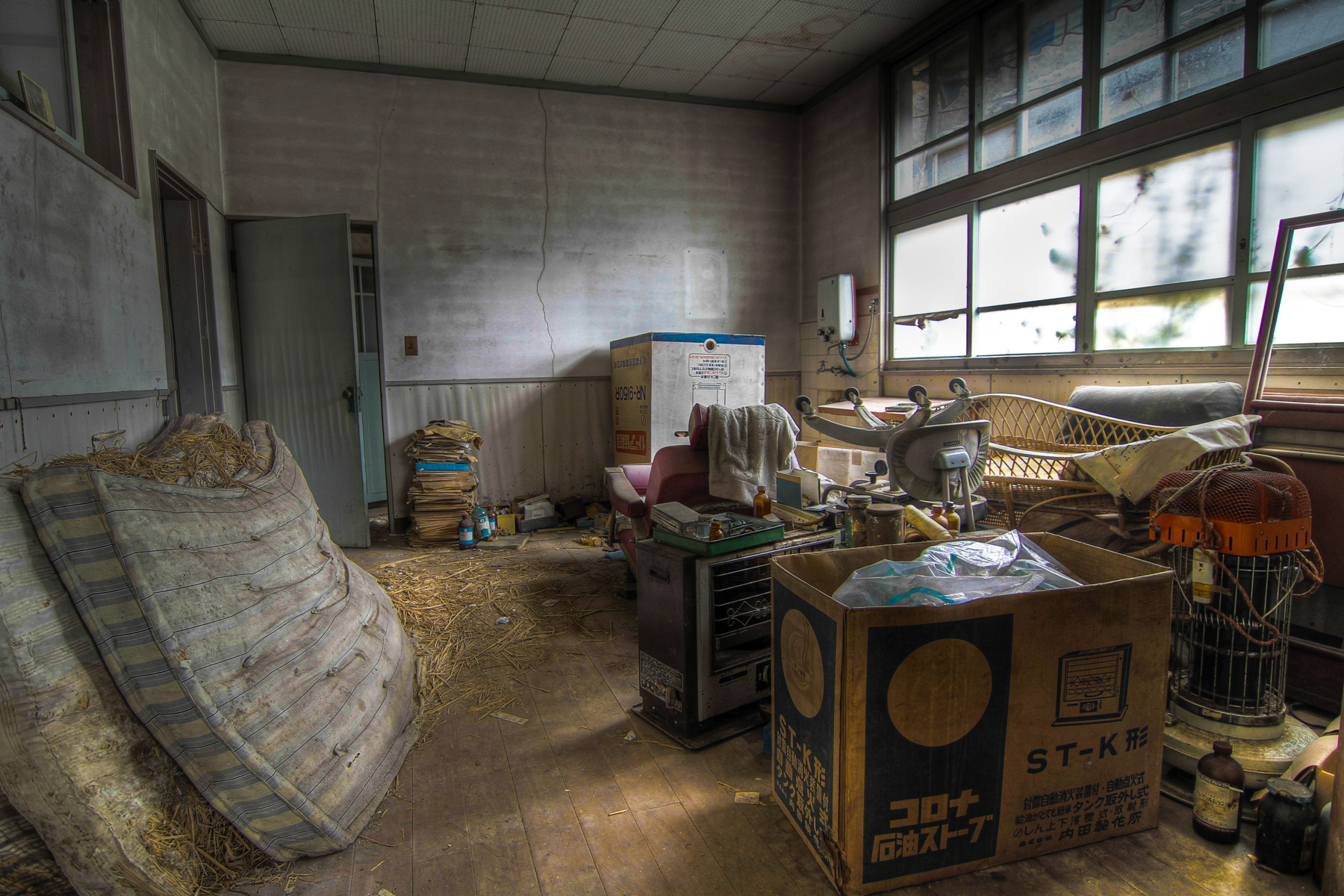 abandoned, haikyo, ruin, urban exploration, urbex