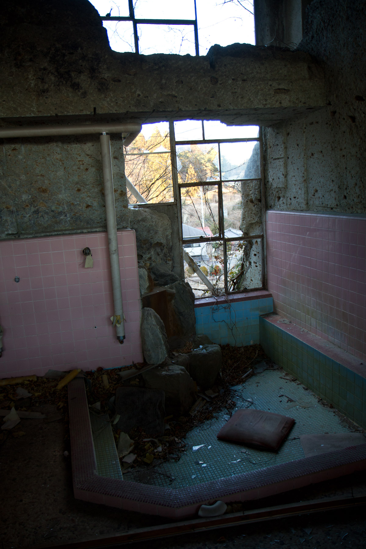 abandoned, haikyo, hotel, ruin, urban exploration, urbex