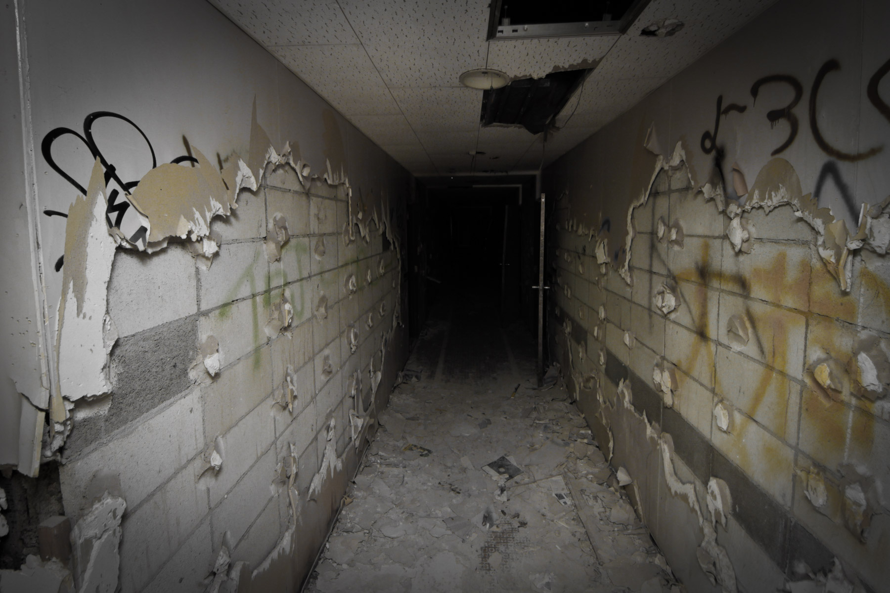 abandoned, haikyo, hotel, ruin, urban exploration, urbex