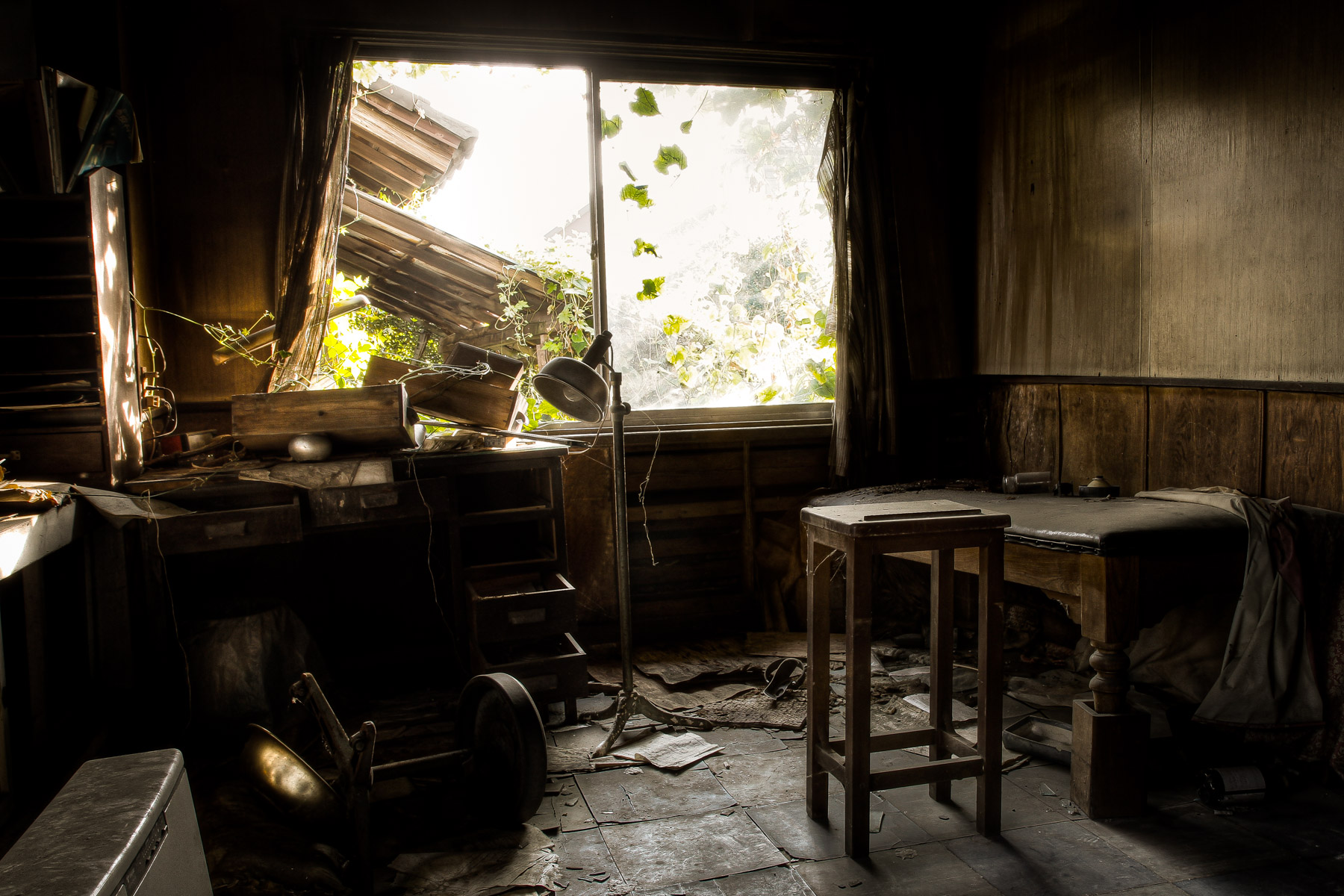 abandoned, haikyo, hospital, ruin, urban exploration, urbex