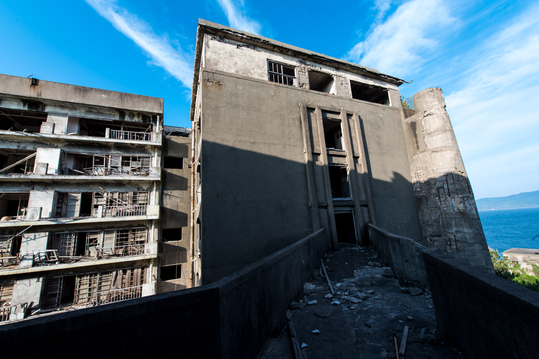 Gunkanjima] Landing on an abandoned island on the verge of