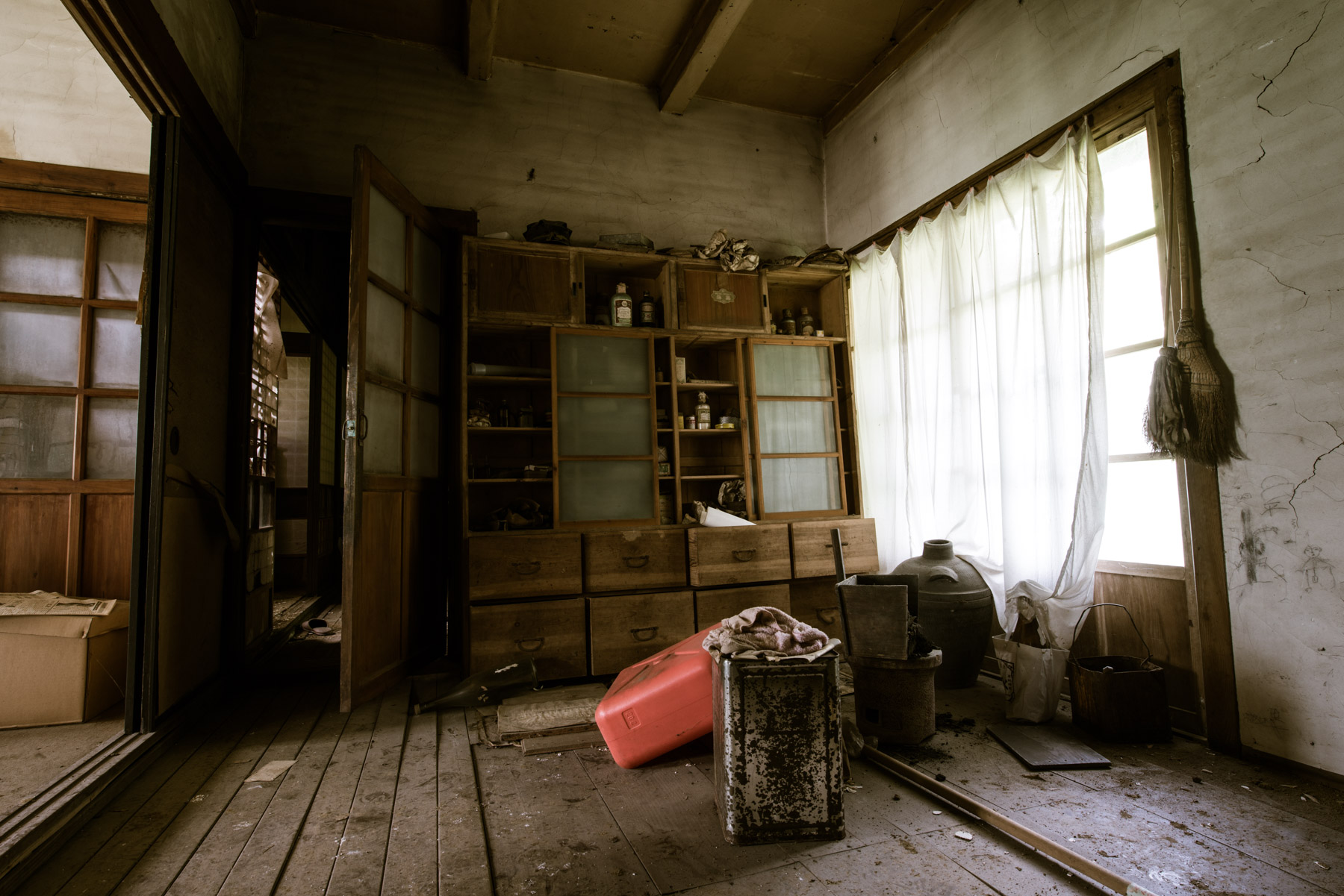 abandoned, haikyo, hospital, ruin, urban exploration, urbex