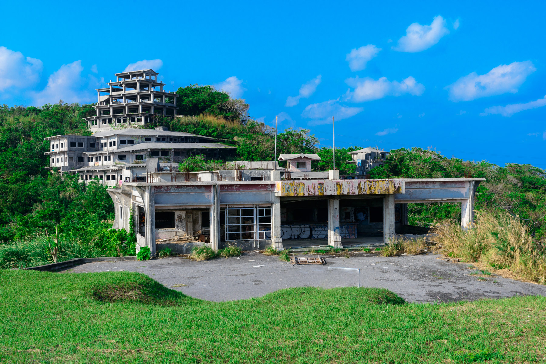 abandoned, haikyo, hotel, japan, japanese, kyushu, okinawa, ruin, urban exploration, urbex