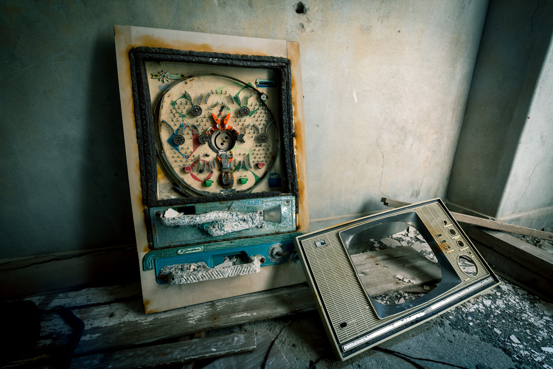abandoned, gunkanjima, haikyo, japan, japanese, kyushu, nagasaki, pachinko, ruin, urban exploration, urbex