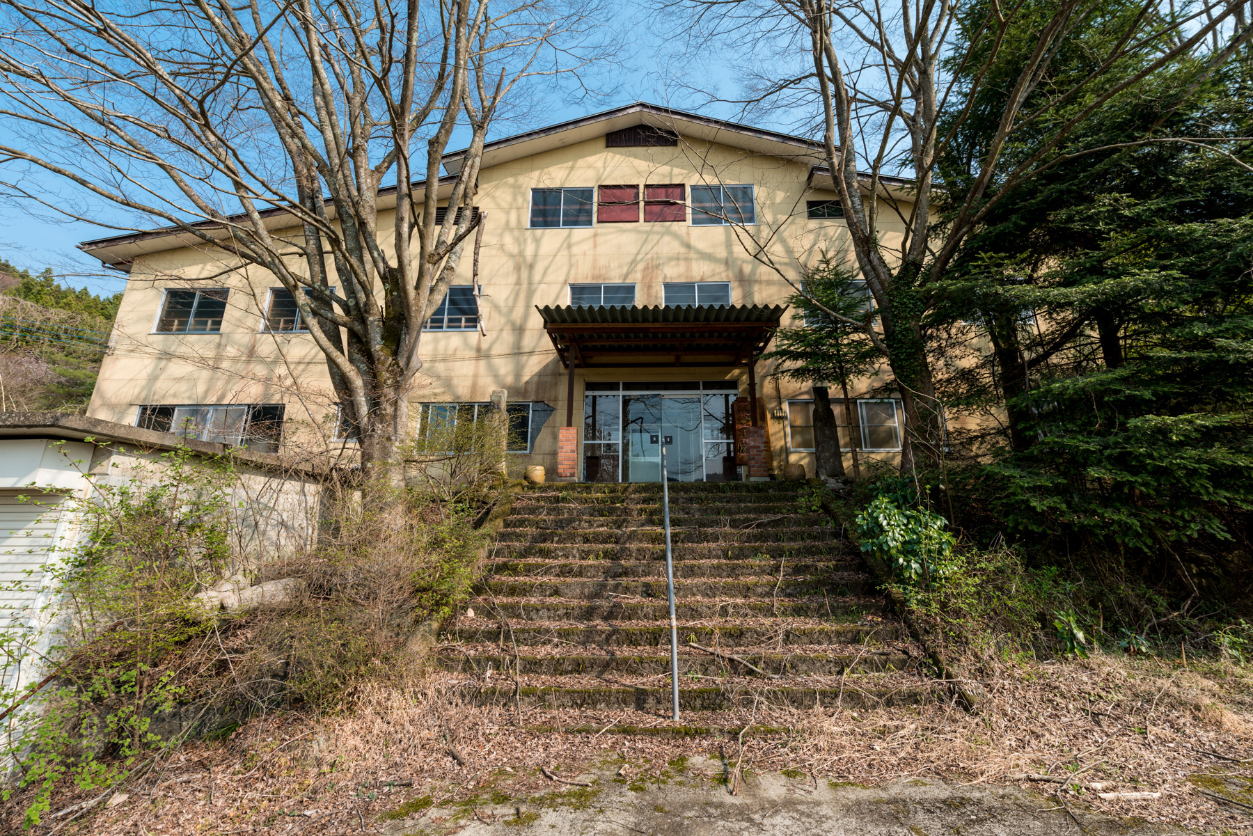 abandoned, haikyo, hospital, ruin, urban exploration, urbex