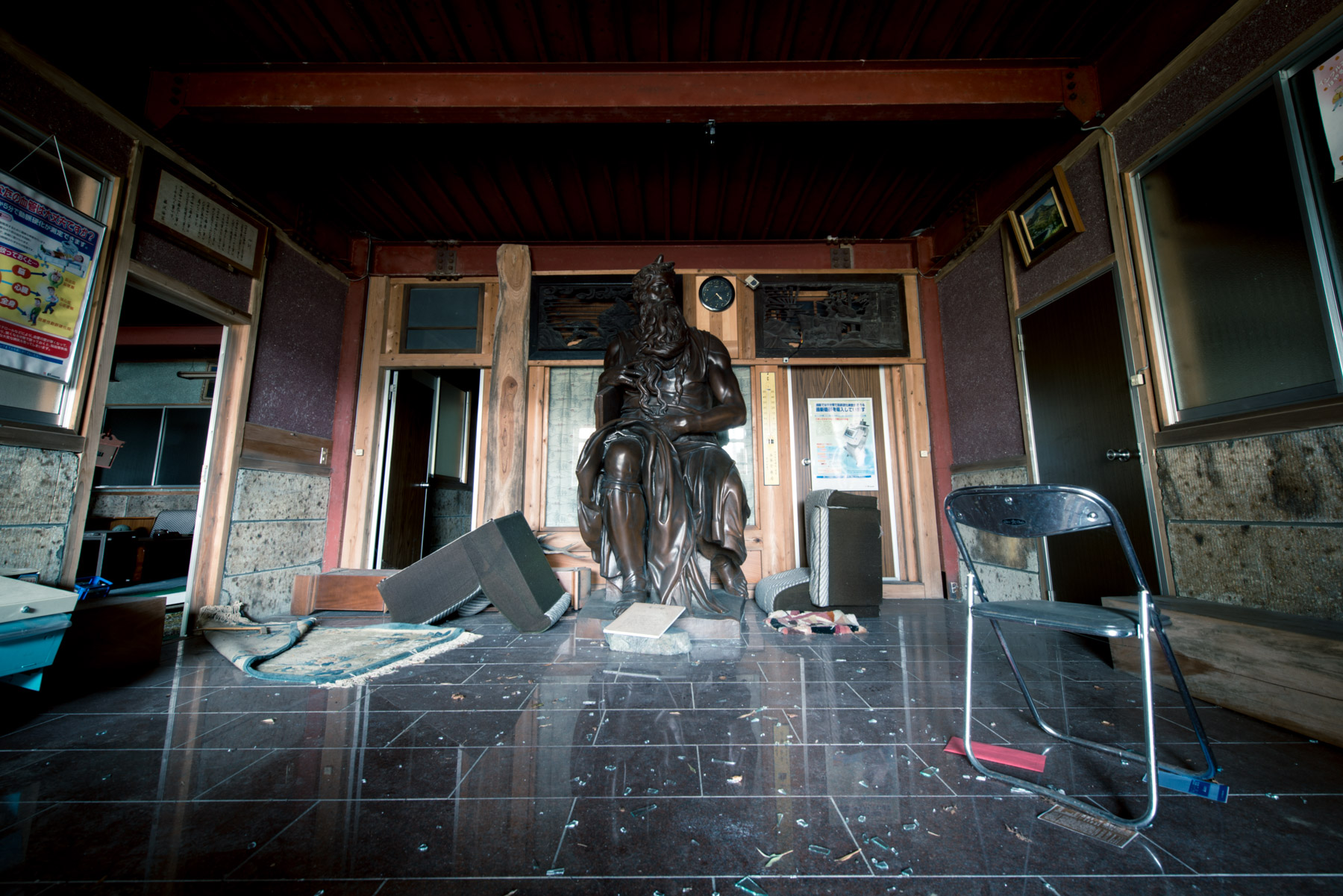 abandoned, haikyo, hospital, ruin, urban exploration, urbex