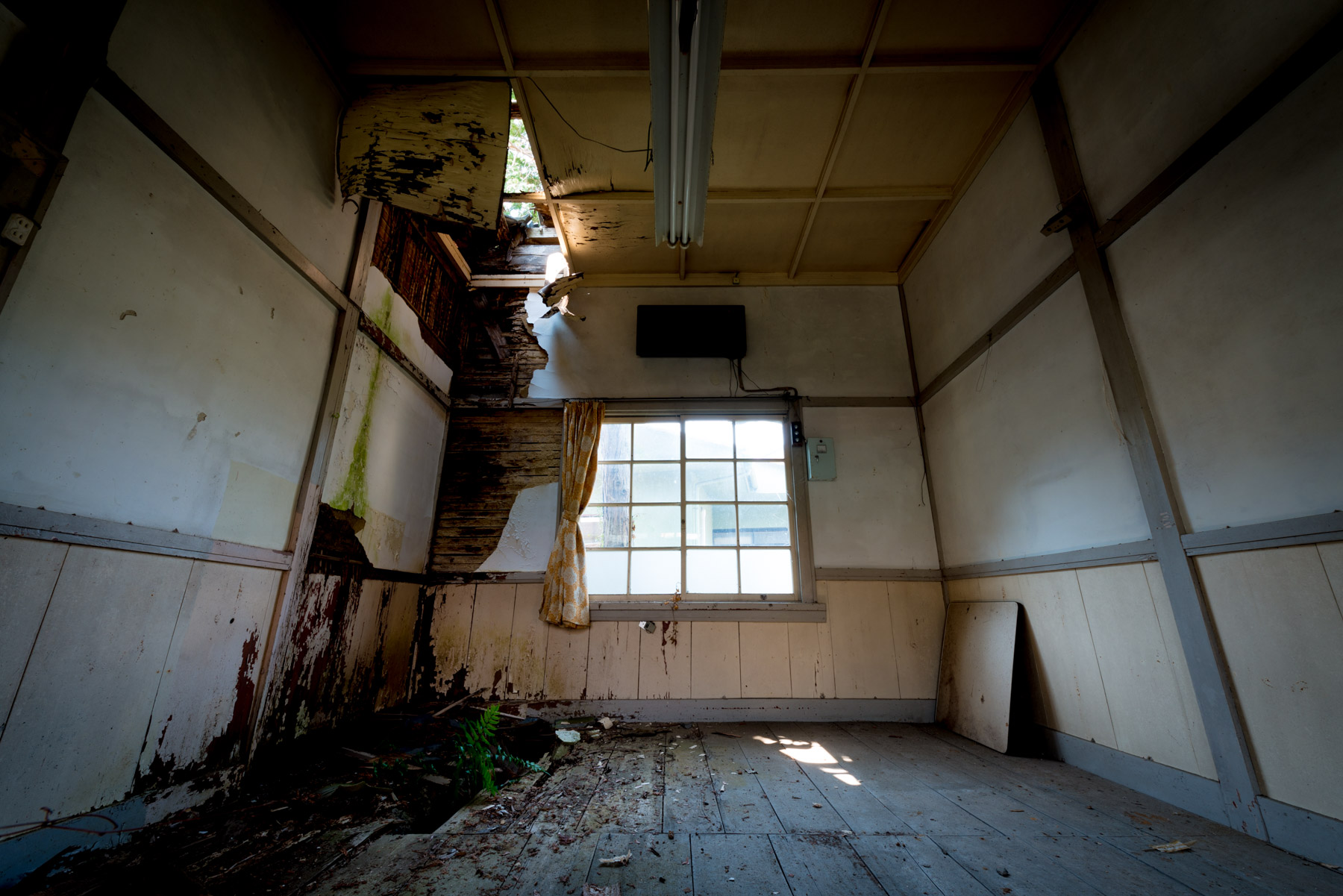 abandoned, haikyo, post-office, ruin, urban exploration, urbex