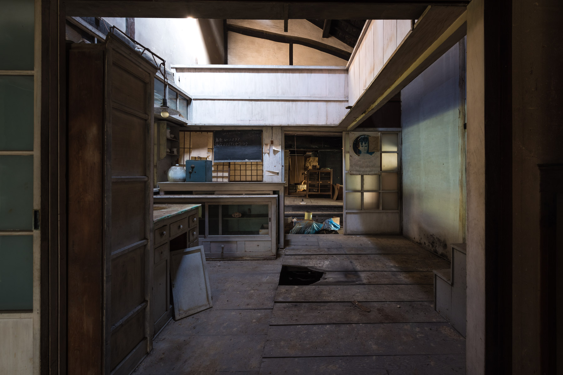 abandoned, chugoku, haikyo, hospital, japan, japanese, okayama, ruin, urban exploration, urbex