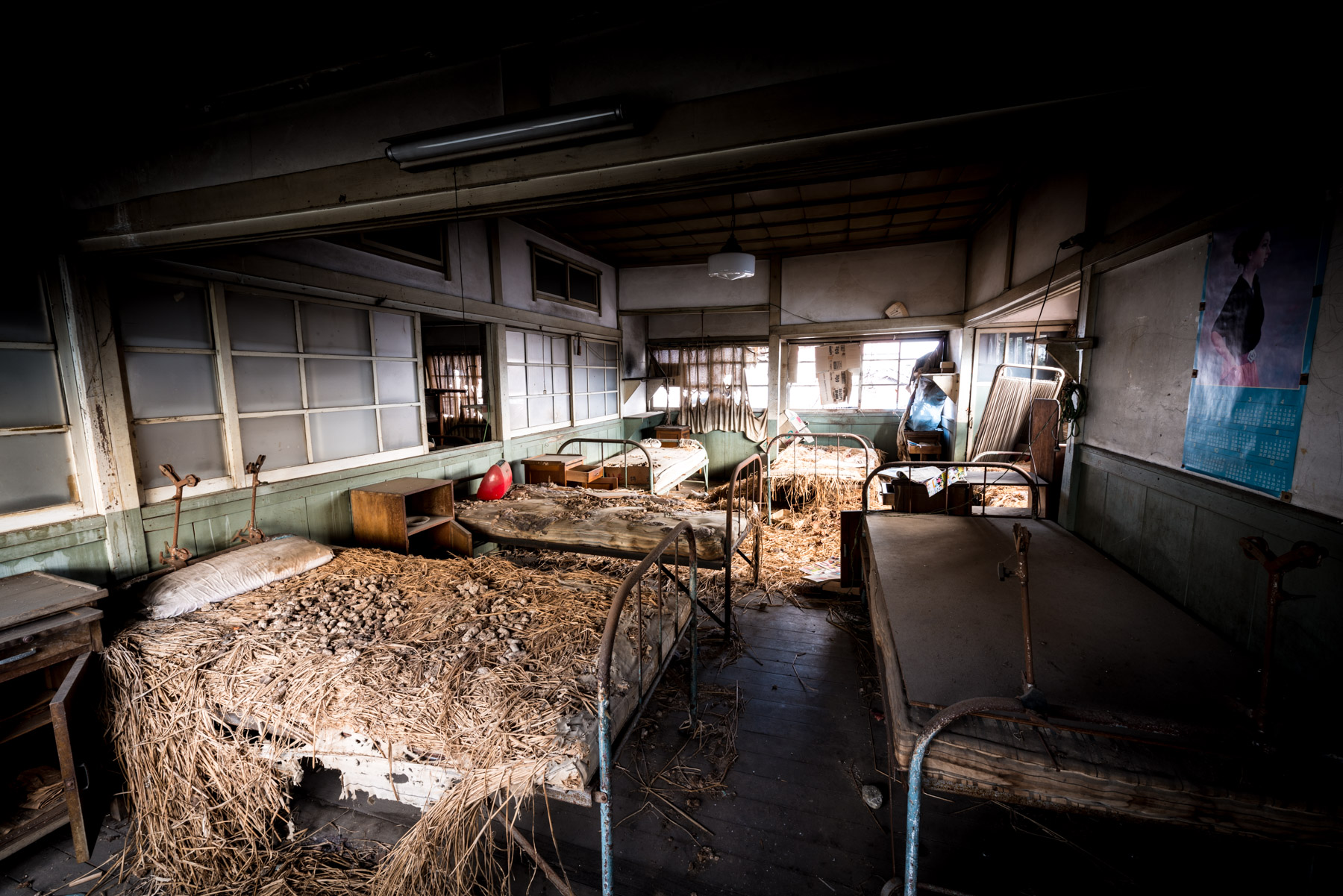 abandoned, haikyo, hospital, ruin, urban exploration, urbex