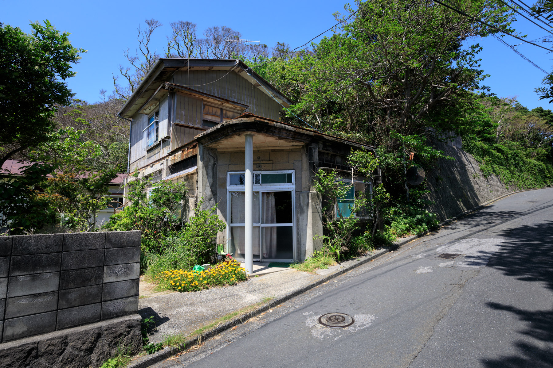 abandoned, haikyo, hairdresser, japan, japanese, kanto, ruin, shikinejima, tokyo, tokyo-islands, urban exploration, urbex
