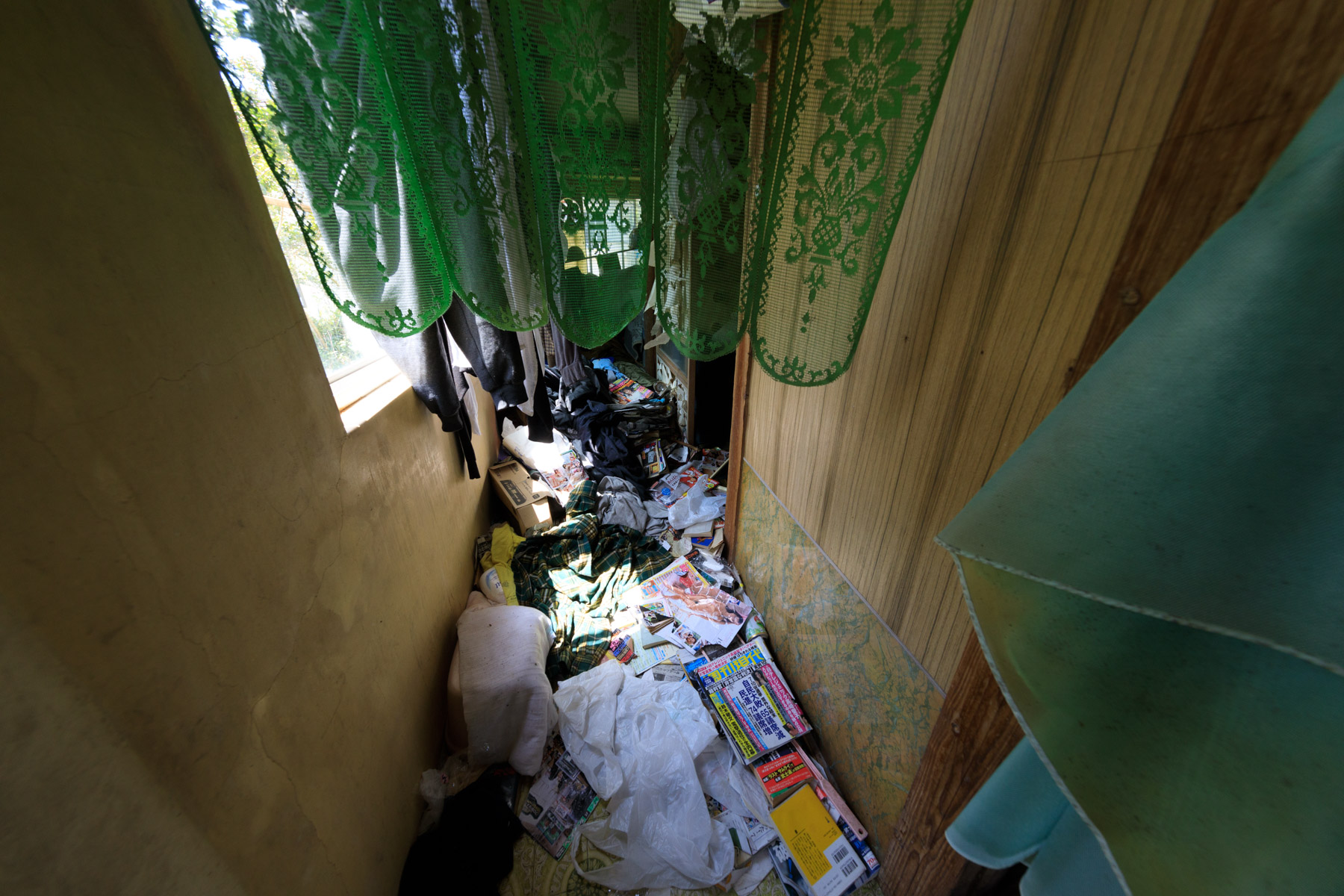 abandoned, haikyo, hairdresser, japan, japanese, kanto, ruin, shikinejima, tokyo, tokyo-islands, urban exploration, urbex