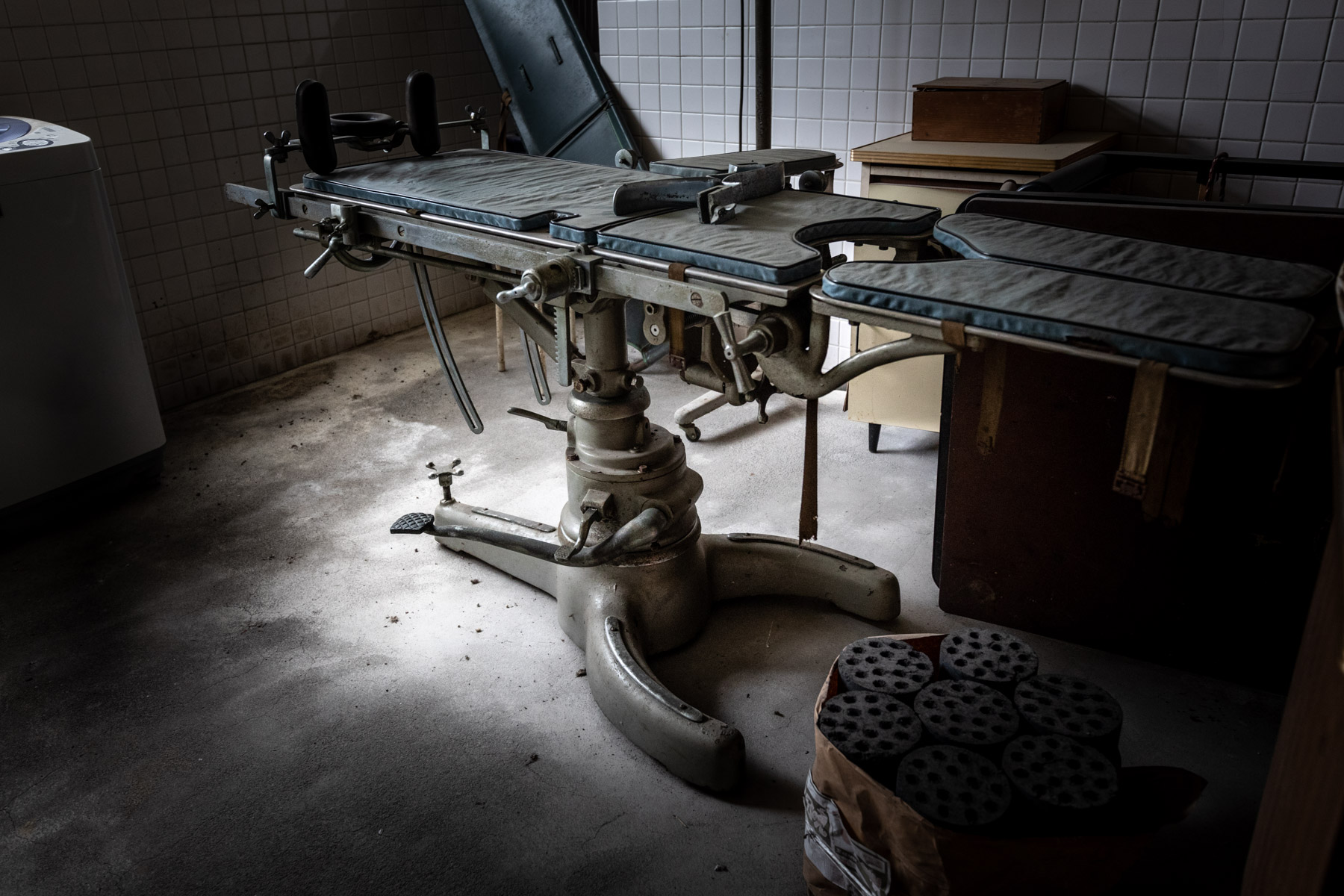 abandoned, haikyo, hospital, japan, japanese, kumamoto, kyushu, ruin, urban exploration, urbex