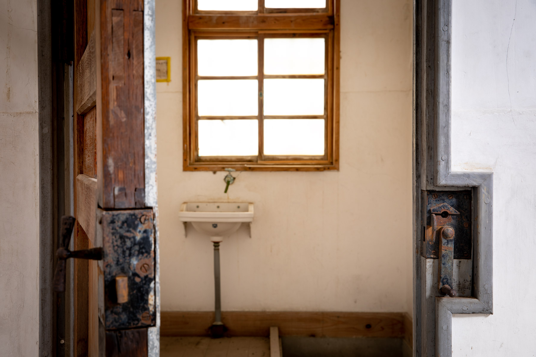 abandoned, haikyo, japan, japanese, niigata, prison, ruin, sado, tohoku, urban exploration, urbex