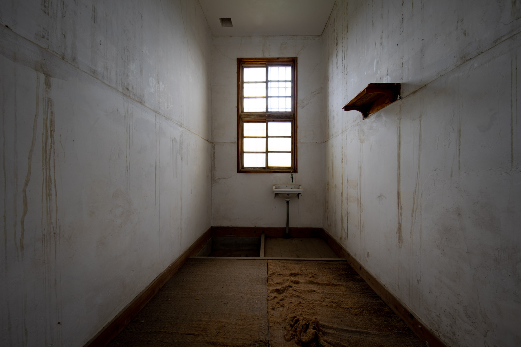 abandoned, haikyo, japan, japanese, niigata, prison, ruin, sado, tohoku, urban exploration, urbex