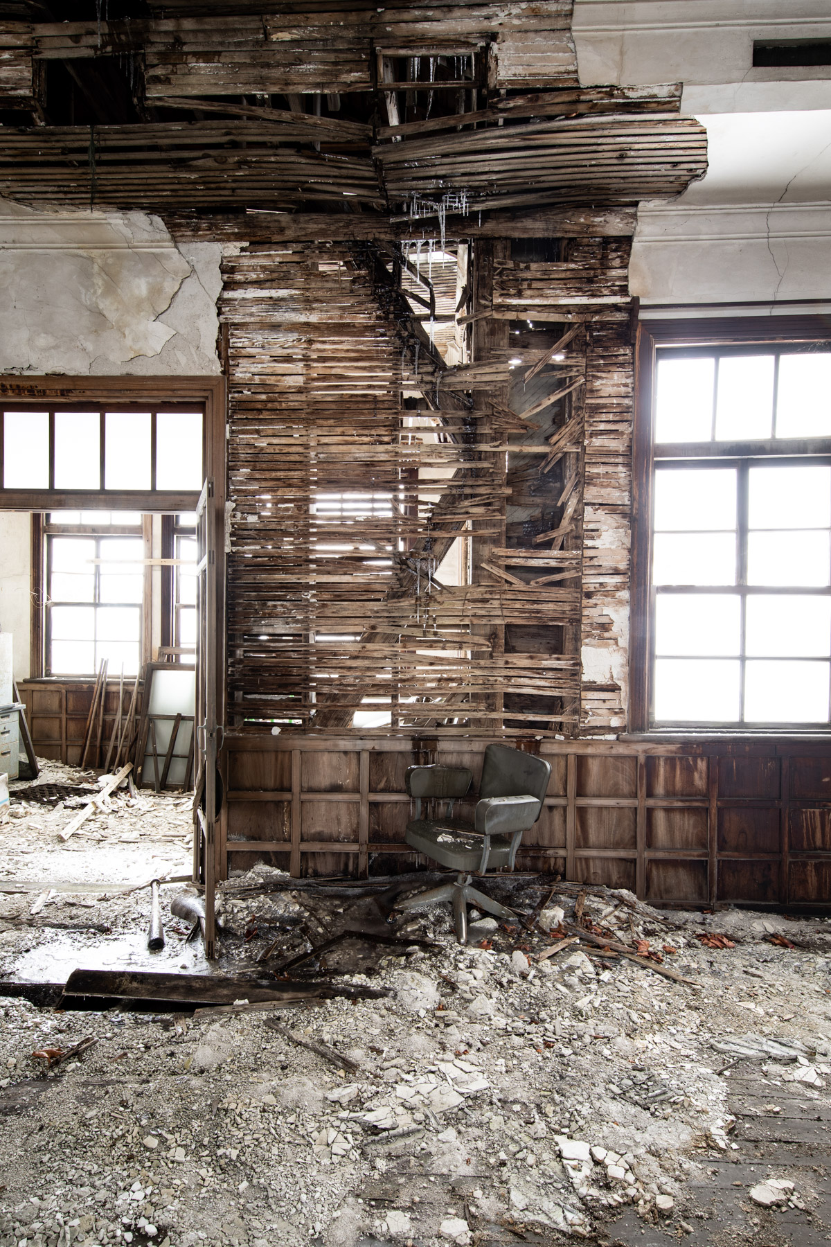 abandoned, akita, factory, haikyo, japan, japanese, ruin, snow, tohoku, urban exploration, urbex, winter