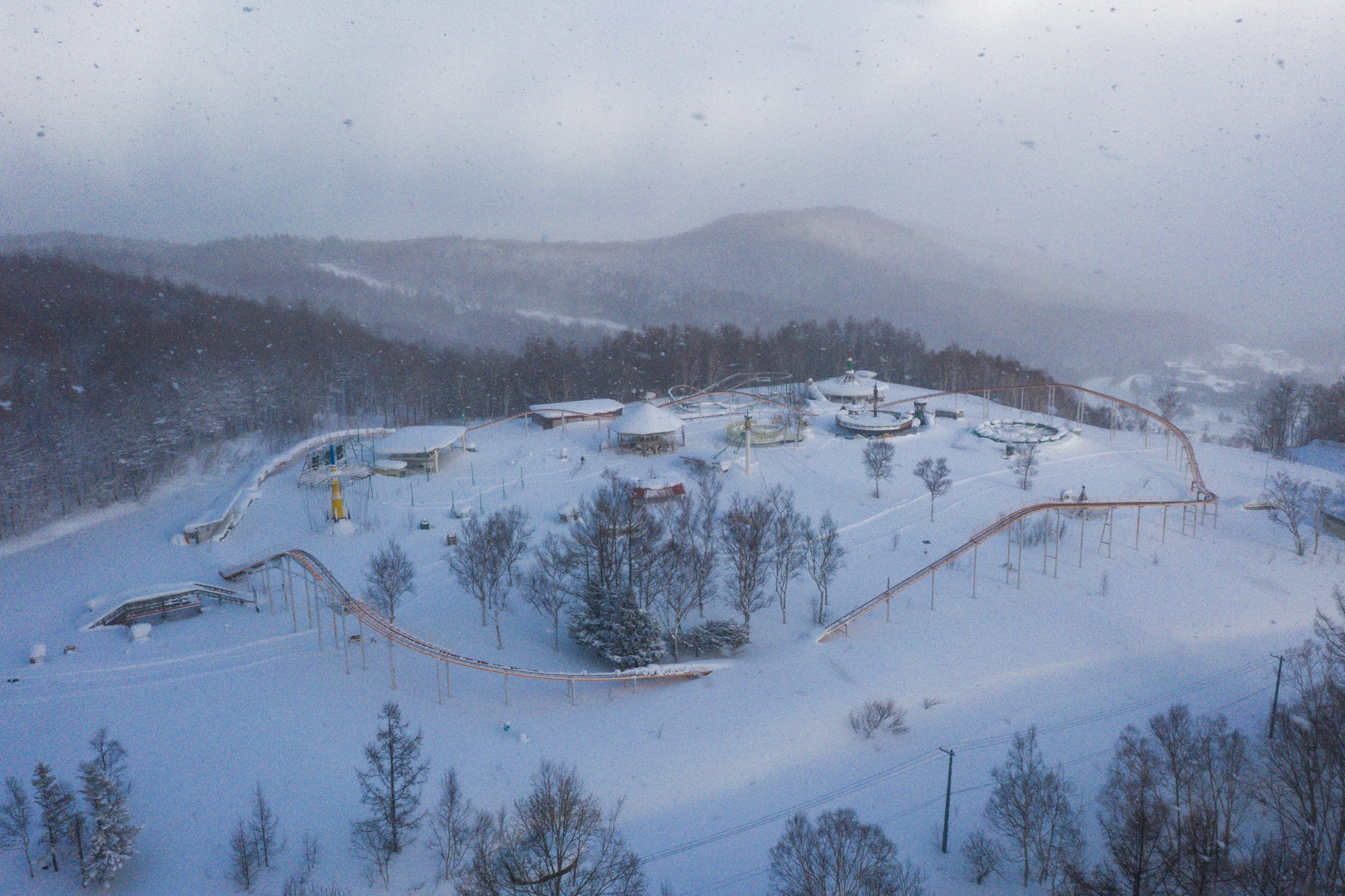 abandoned, amusement-park, ferris-wheel, haikyo, hokkaido, japan, japanese, ruin, snow, urban exploration, urbex, winter