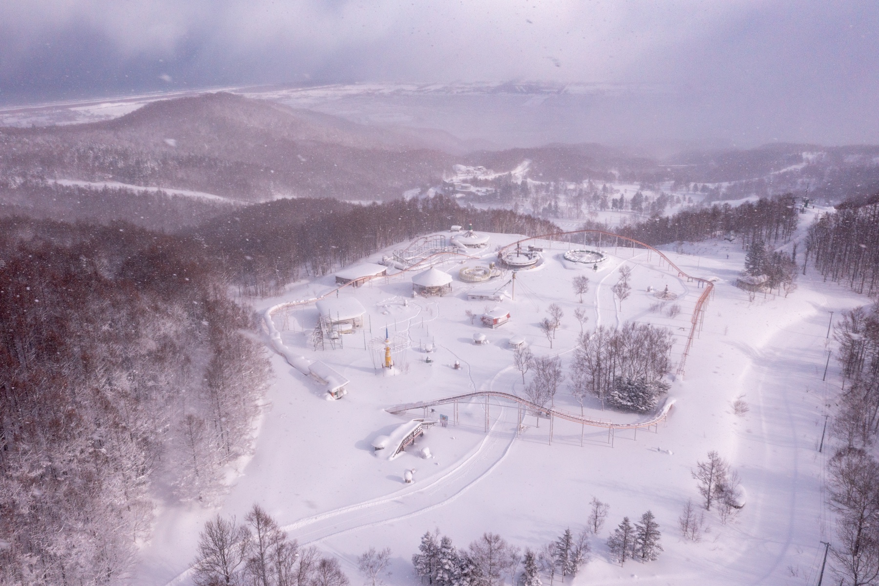 abandoned, amusement-park, ferris-wheel, haikyo, hokkaido, japan, japanese, ruin, snow, urban exploration, urbex, winter