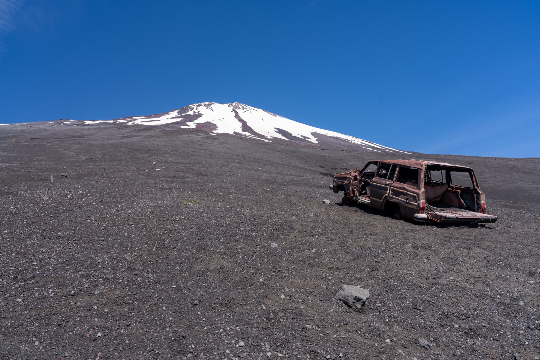 abandoned, car, haikyo, japan, japanese, jeep, mountain, ruin, urban exploration, urbex, volcano