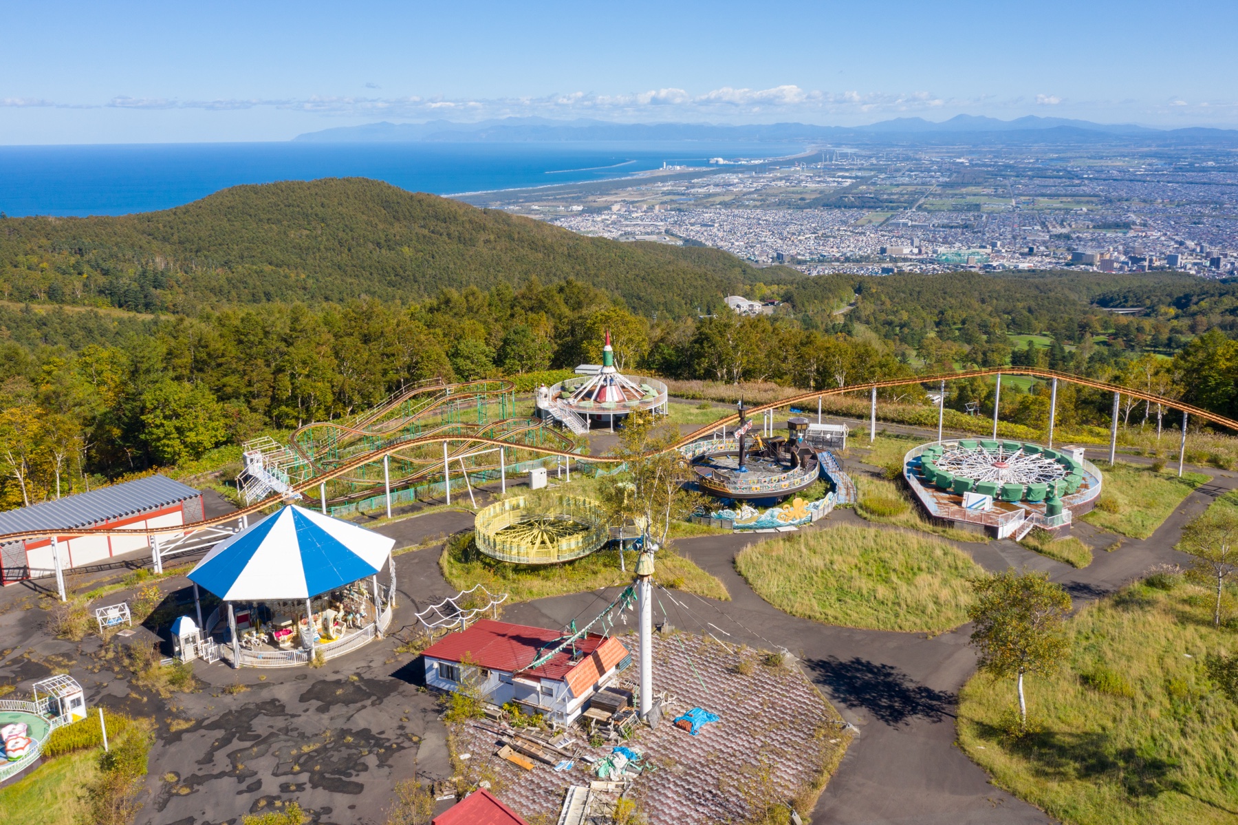 abandoned, amusement-park, ferris-wheel, haikyo, hokkaido, japan, japanese, ruin, snow, urban exploration, urbex, winter