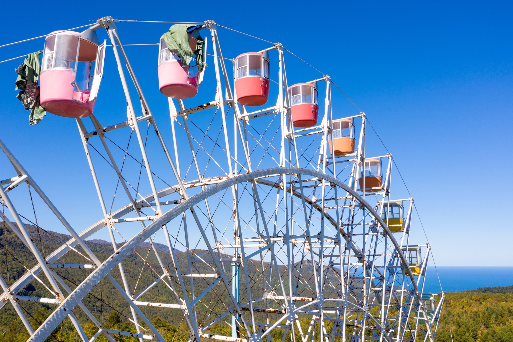 abandoned, amusement-park, ferris-wheel, haikyo, hokkaido, japan, japanese, ruin, snow, urban exploration, urbex, winter